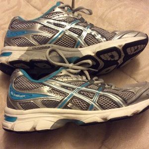 Asics  gel turbulent size 7.5