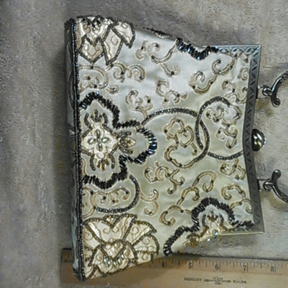 Purse - Picture 2 of 2