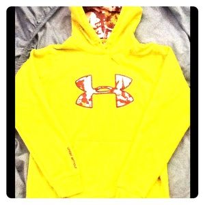 Under Armour Hoodie🍂🍁