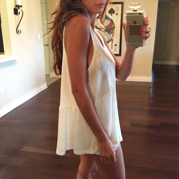 • SOLD • Oatmeal & White Poolside Top M - Picture 3 of 4