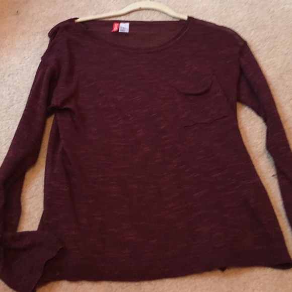 Deep maroon thin sweater from h&m!