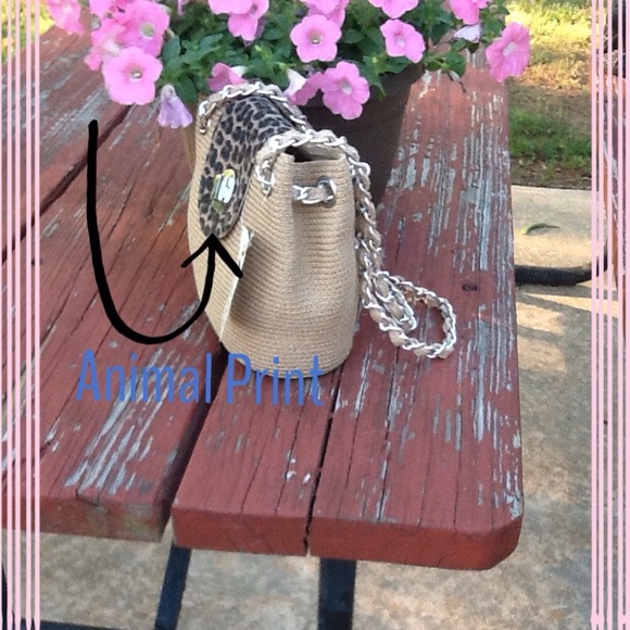 Beautiful🌸 "WOVEN-STYLE" bag - Picture 3 of 4