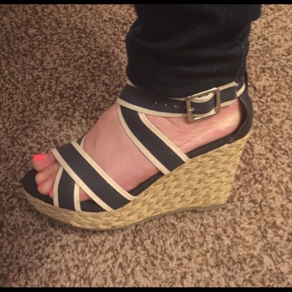 NWOT Gap Navy Wedges