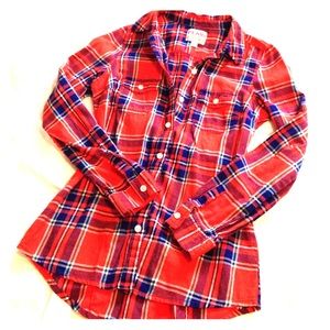 Fitted Plaid Button-up