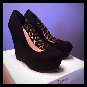 Black Wedges size 7.5