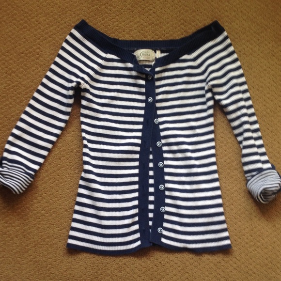 Nautical themed Guess top