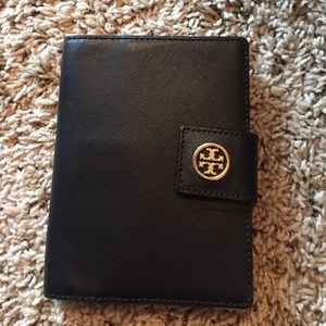 Tory burch passport wallet