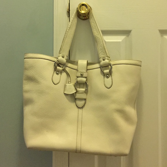 Banana Republic Handbags - LEATHER Banana Republic Bag-Off White
