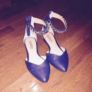 Purple around the ankle flats w/ gold chain