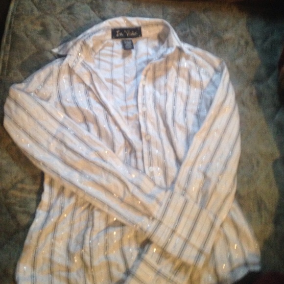 Buttons down - Picture 1 of 1