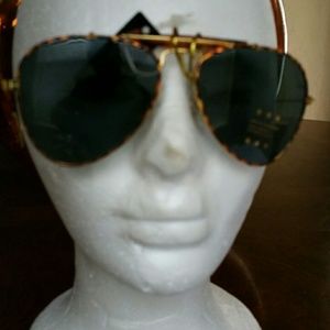 Aviators sunglasses