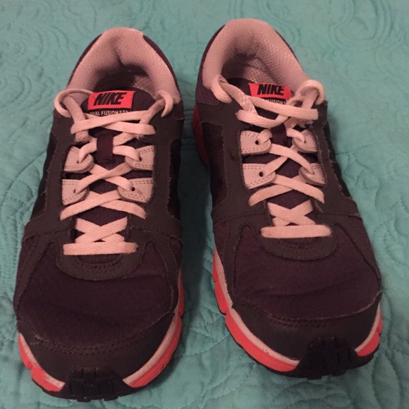 Nike dual fusion st2 shoes