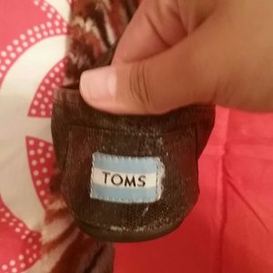 Toms