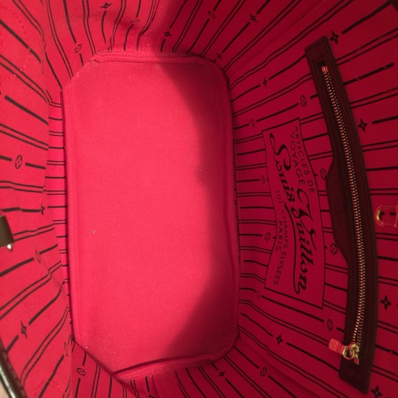 Authentic Louis Vuitton never full - Picture 3 of 4