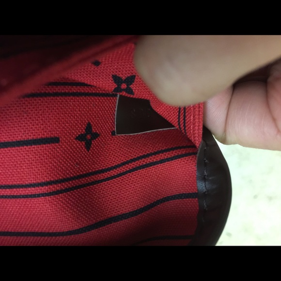 Authentic Louis Vuitton never full - Picture 4 of 4
