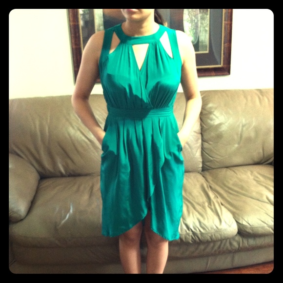 Dresses & Skirts - 🚫Gifted🚫Gorgeous emerald green hi-lo dress