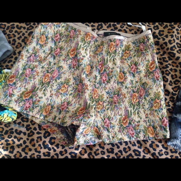 High waist floral shorts