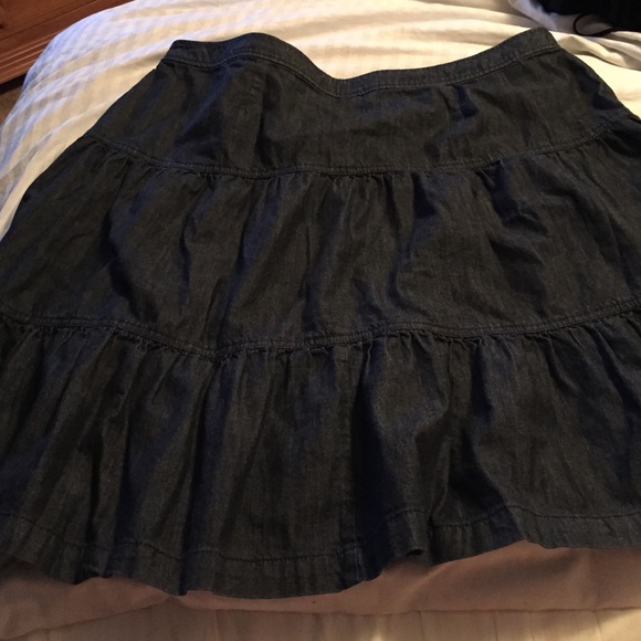Cute ruffled denim skirt