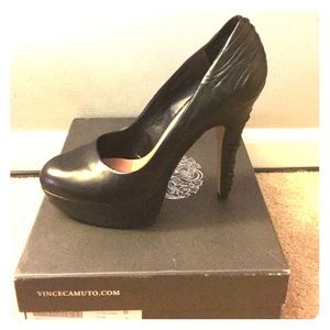 Classic black pump