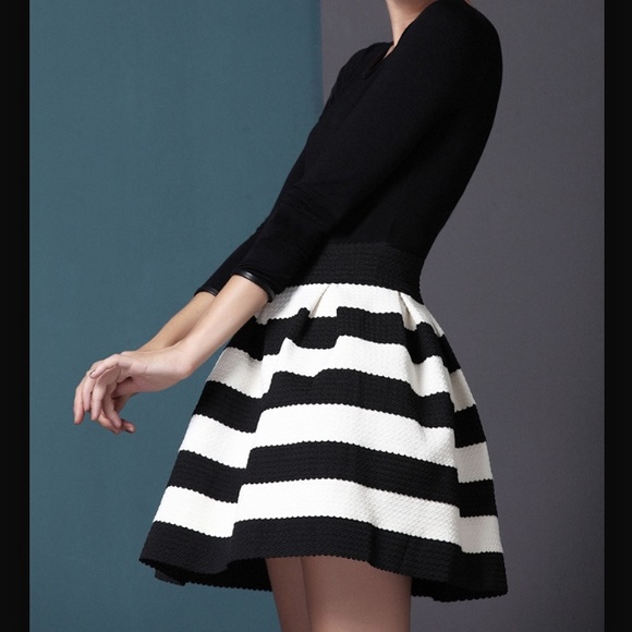 Express high waist full skirt with elastic waist