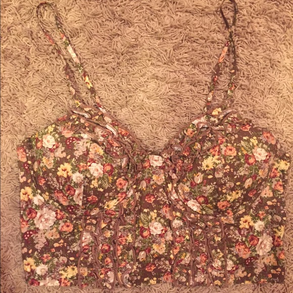 Crop top! - Picture 3 of 4