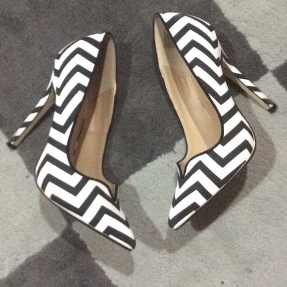 SOLD Just fab Francine pumps