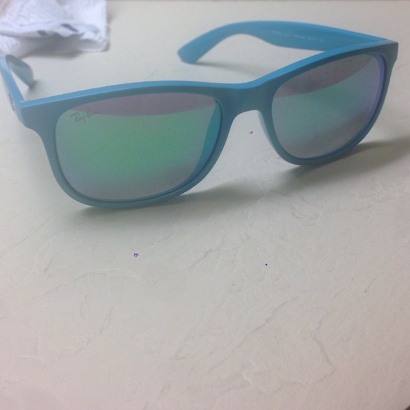 Blue ray ban sunglasses
