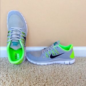 Men's 10 Nike free run 5.0 NEVER WORN😍