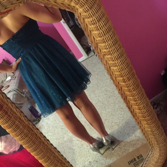 Dress - Picture 3 of 3