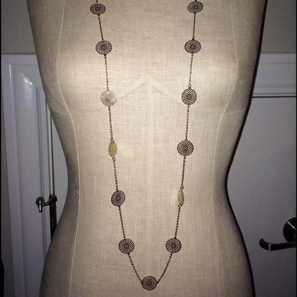 Sacred geometry gold floral coin necklace 🌞 - Picture 2 of 4