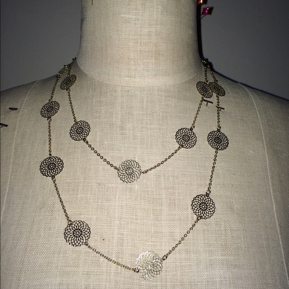 Sacred geometry gold floral coin necklace 🌞 - Picture 4 of 4
