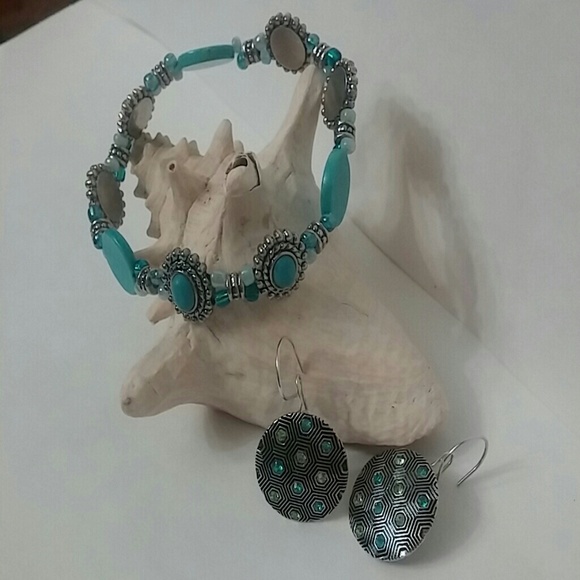 Summery Ocean Blues & Greens Bracelet & Earrings