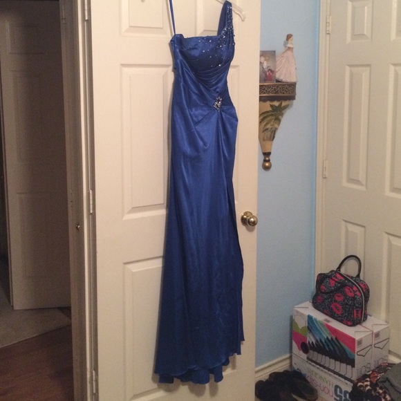 Blue prom dress
