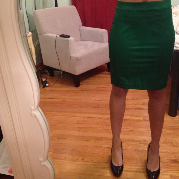 H&M Bold Green Zippered Skirt