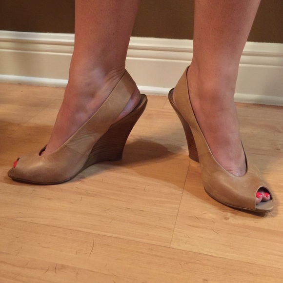 Jessica Simpson Tan Heels