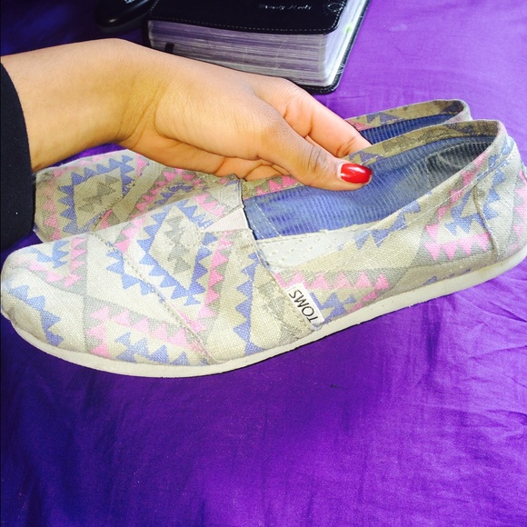 Tribal toms😍😍 - Picture 2 of 3