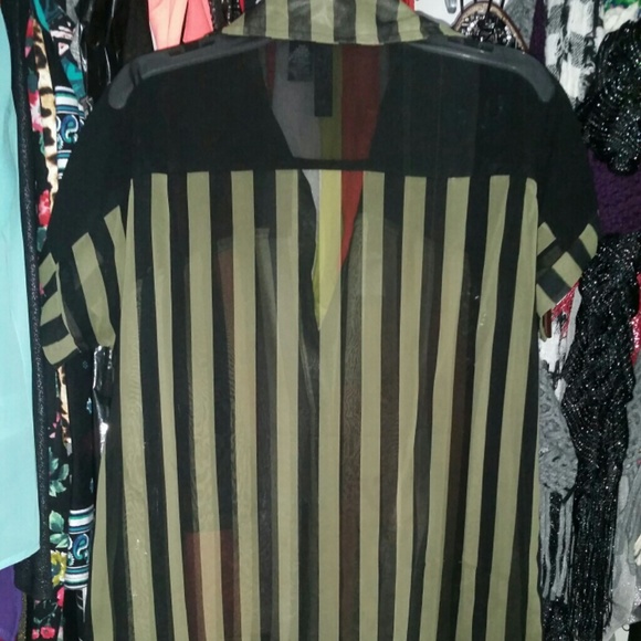 Top - Picture 2 of 2