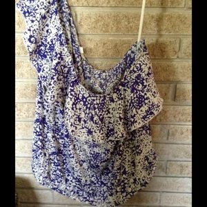 American eagle crop top blue and baige shirt.