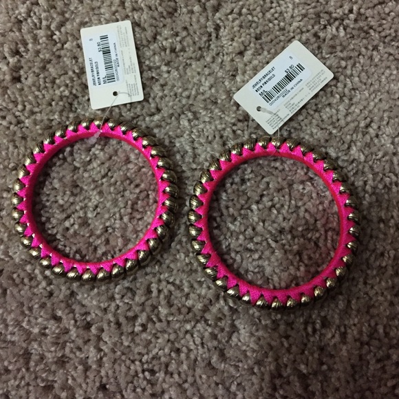 2 FOREVER 21 BRACELETS.. 🌺🌹💐🌷