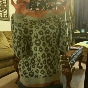 Gap leopard print gray sweater