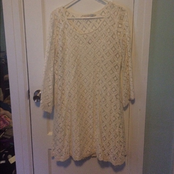 L Solitaire White Lace Dress