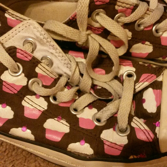 Brown, pink, and white w/ glitter cupcake Converse