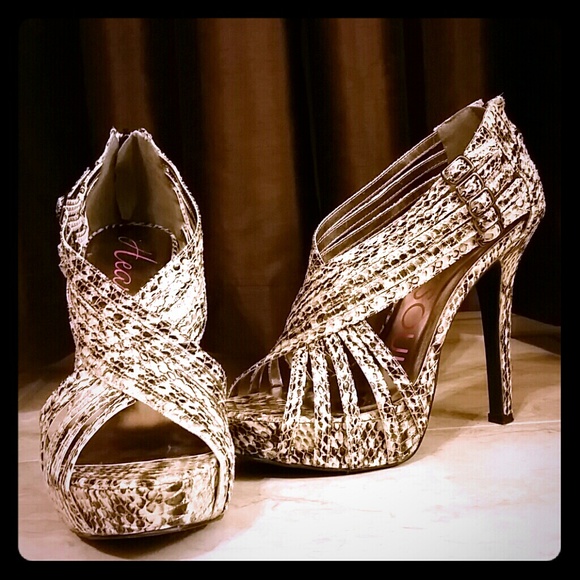 Black white heels size 9 worn once