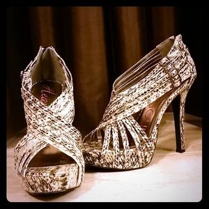 Black white heels size 9 worn once