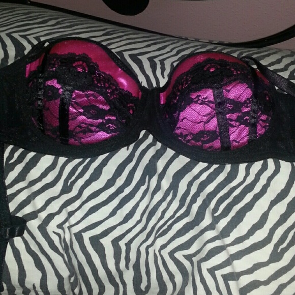 Bra worn a few times. Good condition - Picture 1 of 2