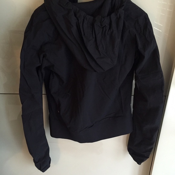 Lululemon Jacket - Picture 3 of 4