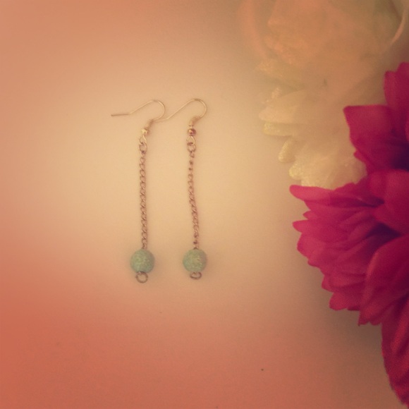 Earrings - Picture 1 of 2