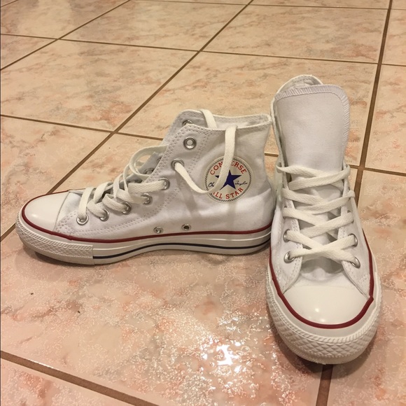 Converse size 7 in women's.