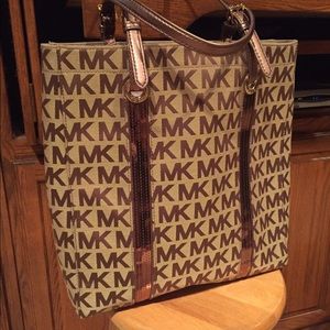 MICHAEL KORS Sequin Stripes Beige Handbag