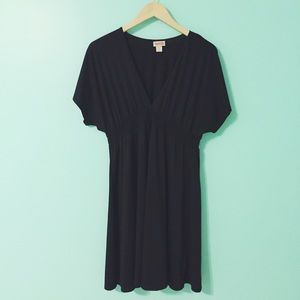 🚫SOLD🚫Black V-neck Dress